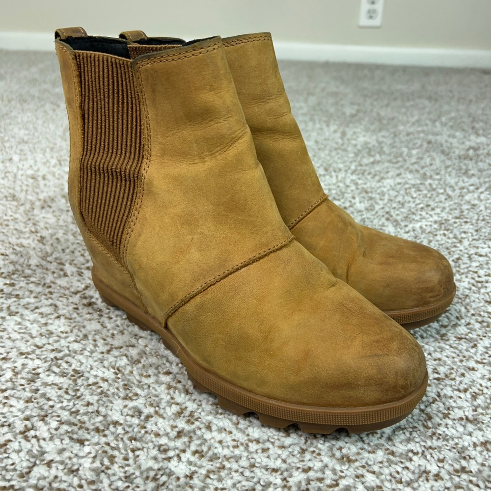 Sorel Boots Womens Size 8.5 Tan Casual Joan of Arctic Wedge II Chelsea Leather